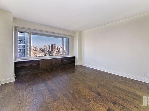 5th image of 1084 2nd Ave #22J