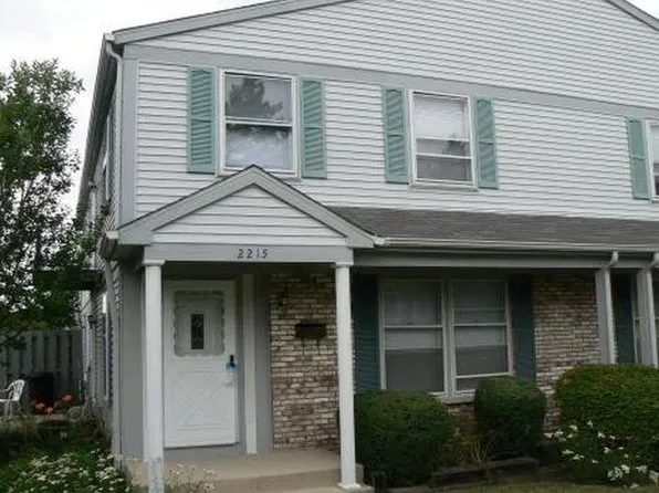 2215 Denton Ct, Schaumburg, IL 60194