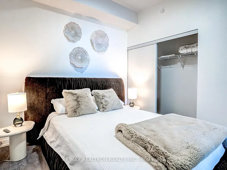 270 Dufferin St #Penthouse 17 — Photo 19