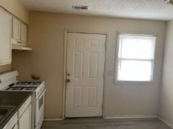 3rd image of 720-726 N 70th St #724