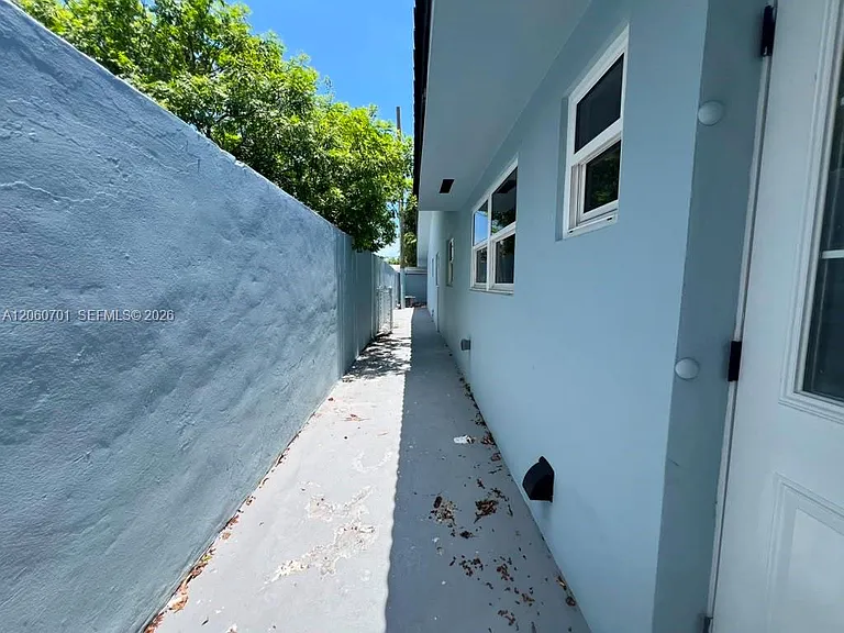 1239 SW 22nd Ave #1239 — Photo 11