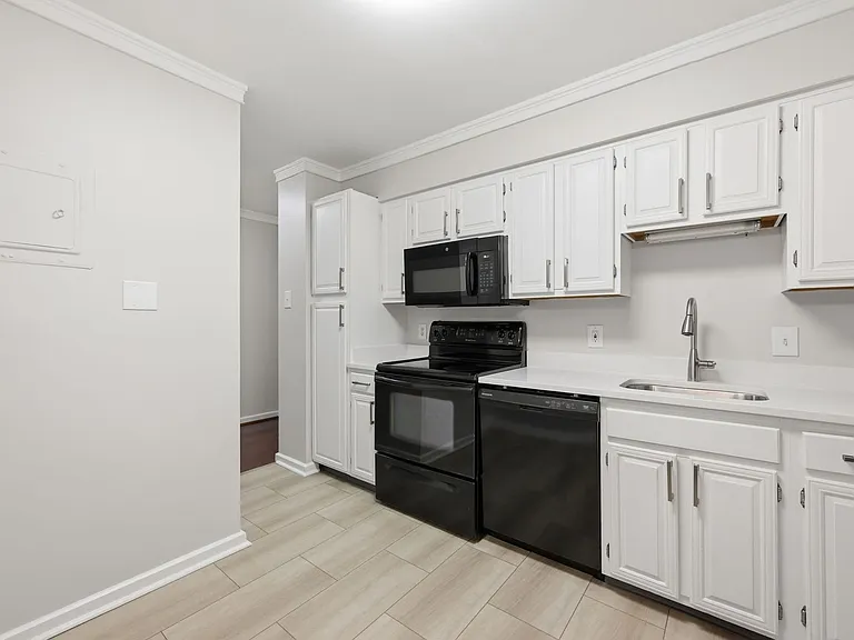 2141 P St NW #405 — Photo 4