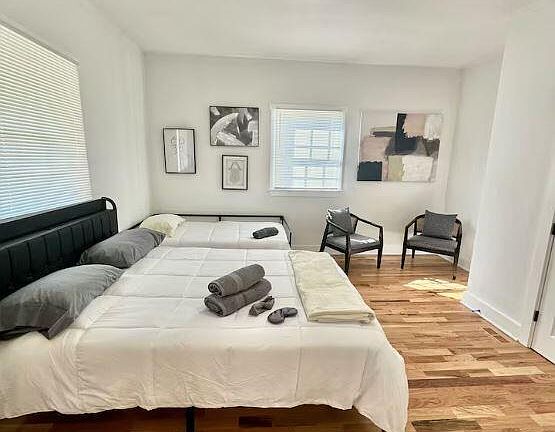 4th image of 804 Maple Ave