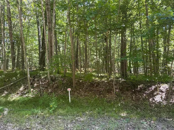 8278 Highland Trl, Stanwood, MI 49346