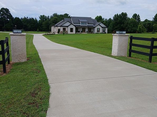28150 Cedar Hill Rd