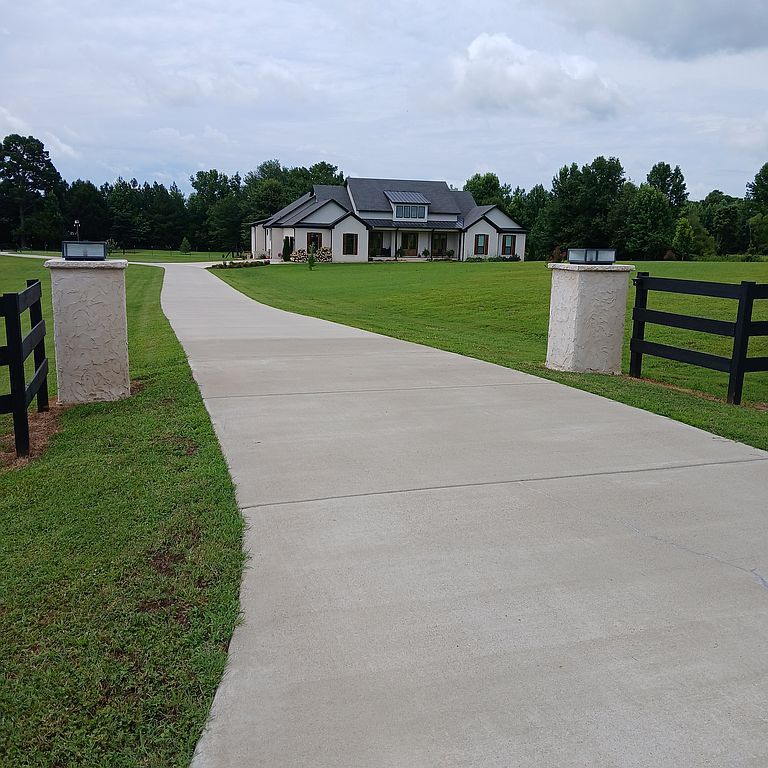 28150 Cedar Hill Rd - Property Image