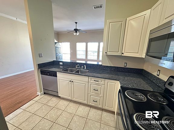 5th image of 4 Yacht Club Dr APT 144