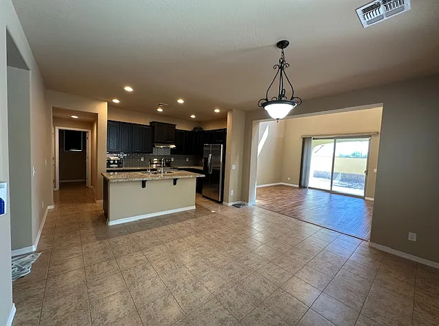 147 E Carob Dr — Photo 2