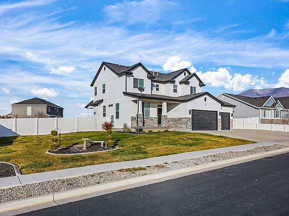 3rd image of 263 E Coventry Way