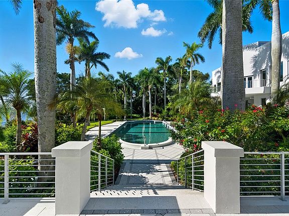 3rd image of 3315 Bay Shore Rd