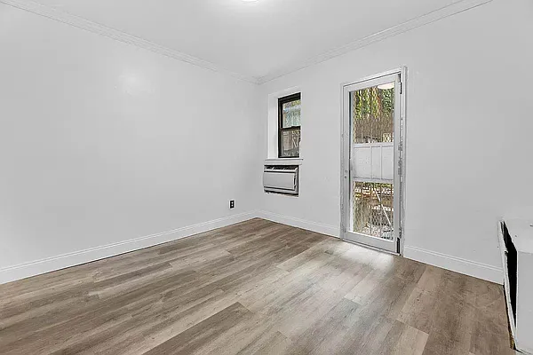 Rented by REAL New York | media 12