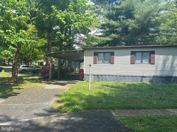 8703 Evergreen Cir, Breinigsville, PA 18031