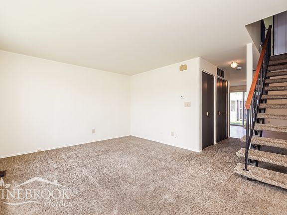 3rd image of 7634 Mount Hood Dr