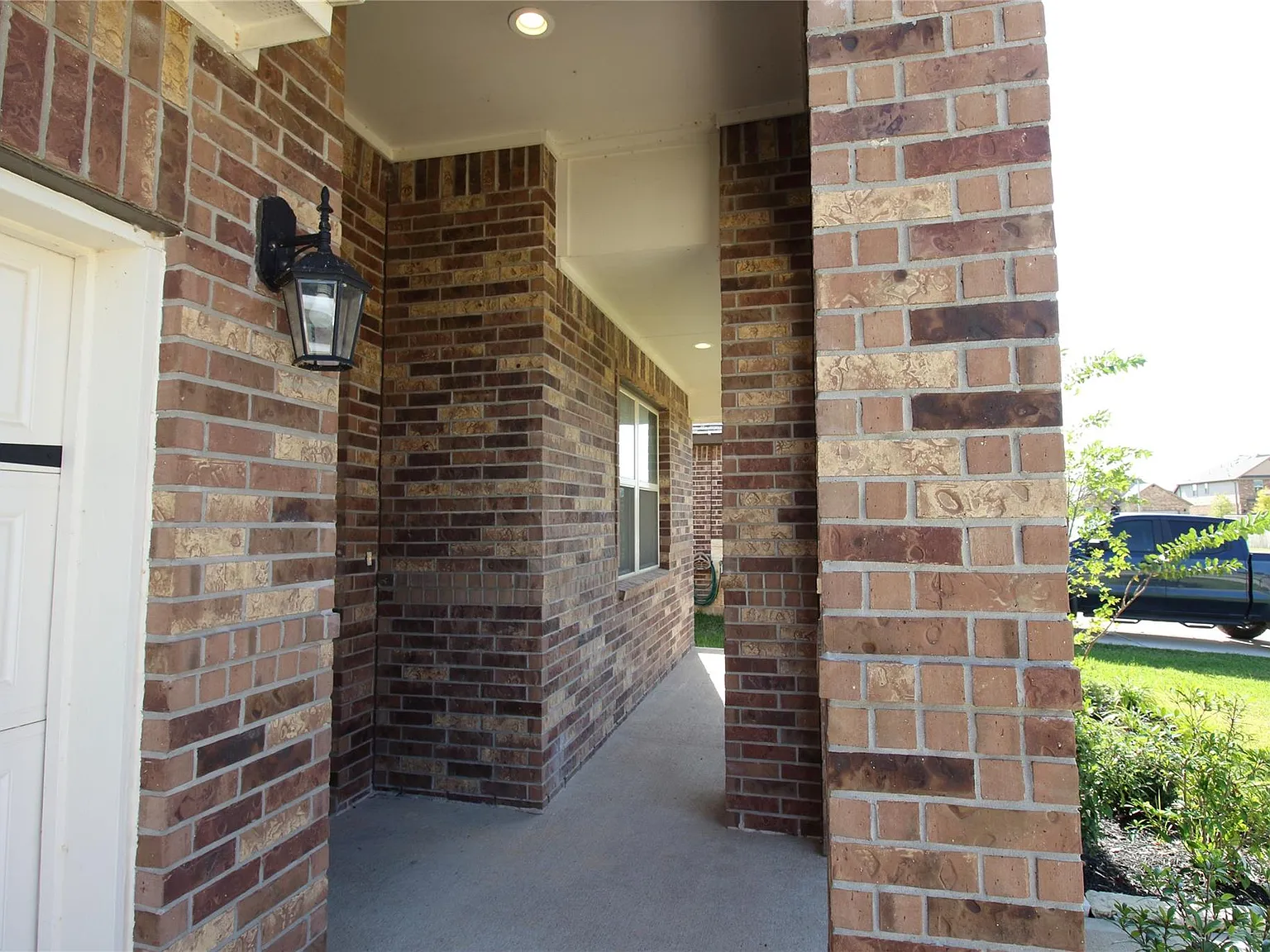 4 bed, 2.0 bath, 1757 sqft, $2,180 — Photo 4