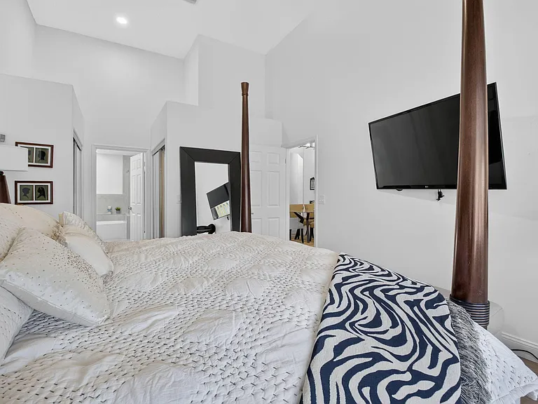 17234 Boca Club Blvd #104 — Photo 25