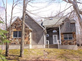 1075 Spring Ln, Gouldsboro, PA 18424