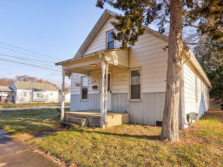 Listing photo 3