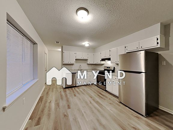 4th image of 5270 Lakeview Cv