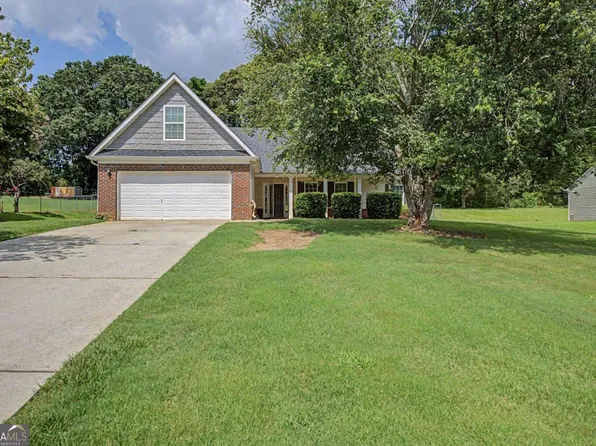 1438 Solomon Dr, Winder, GA 30680