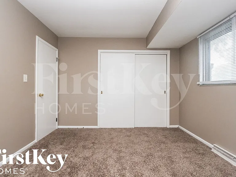 376 Ticen St — Photo 8