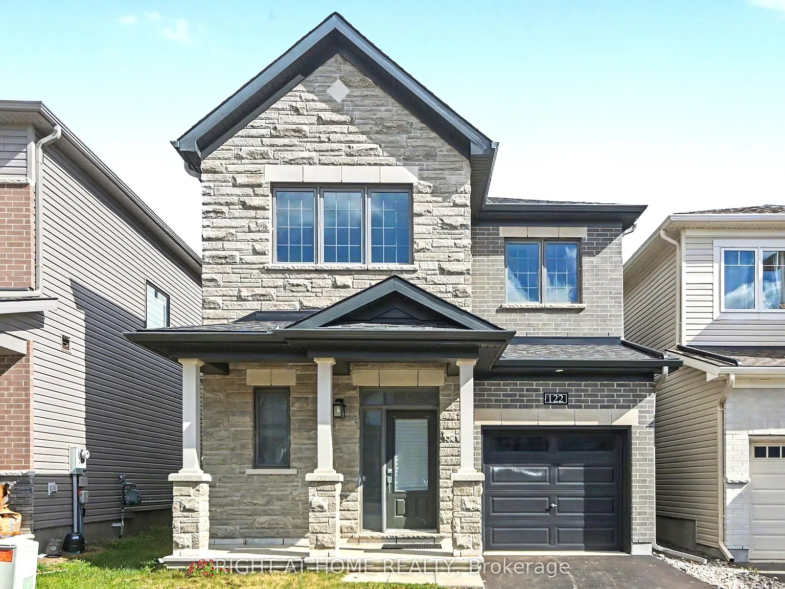 4 bed, $2,850 — Photo 1