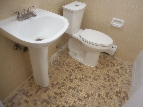 5th image of 725 Wayzata Blvd E