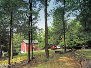 182 Lennon Rd, Greentown, PA 18426