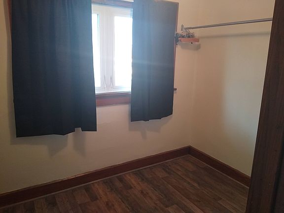4th image of 236 Bartley Ave