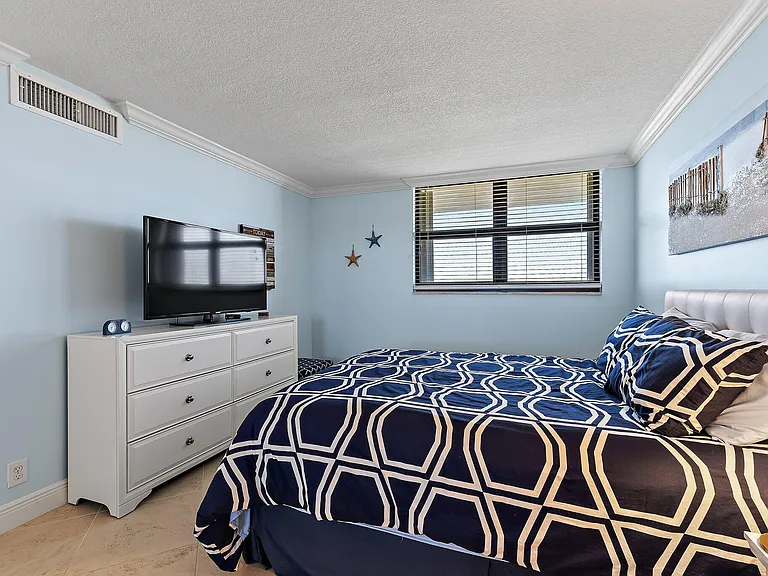 840 Ocean Dr #905 — Photo 26