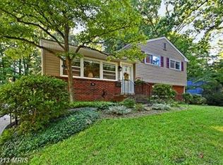 913 Cottage St SW, Vienna, VA 22180