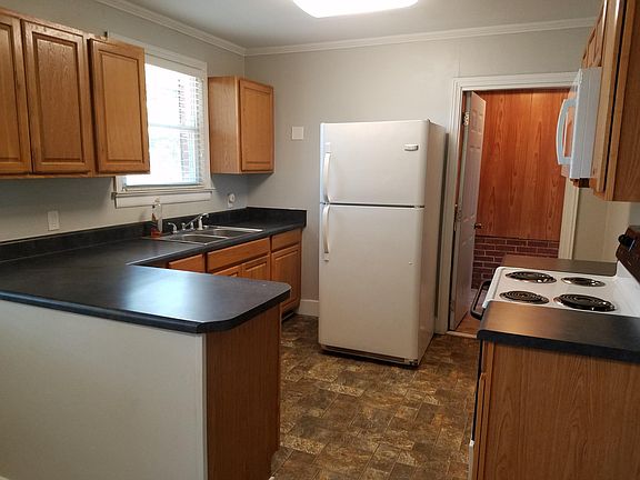 2nd image of 6 Linda Ln