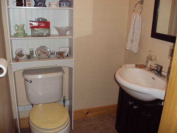 1/2 (Guest) bath