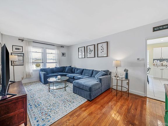 4th image of 24 Huntington Ave
