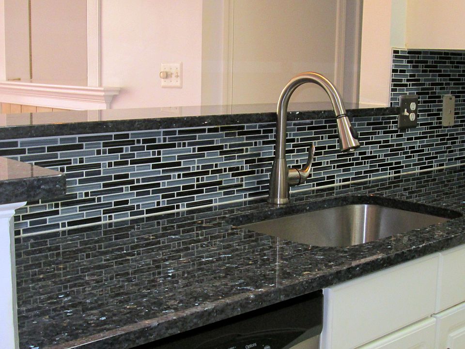 New granit and glass tile! 