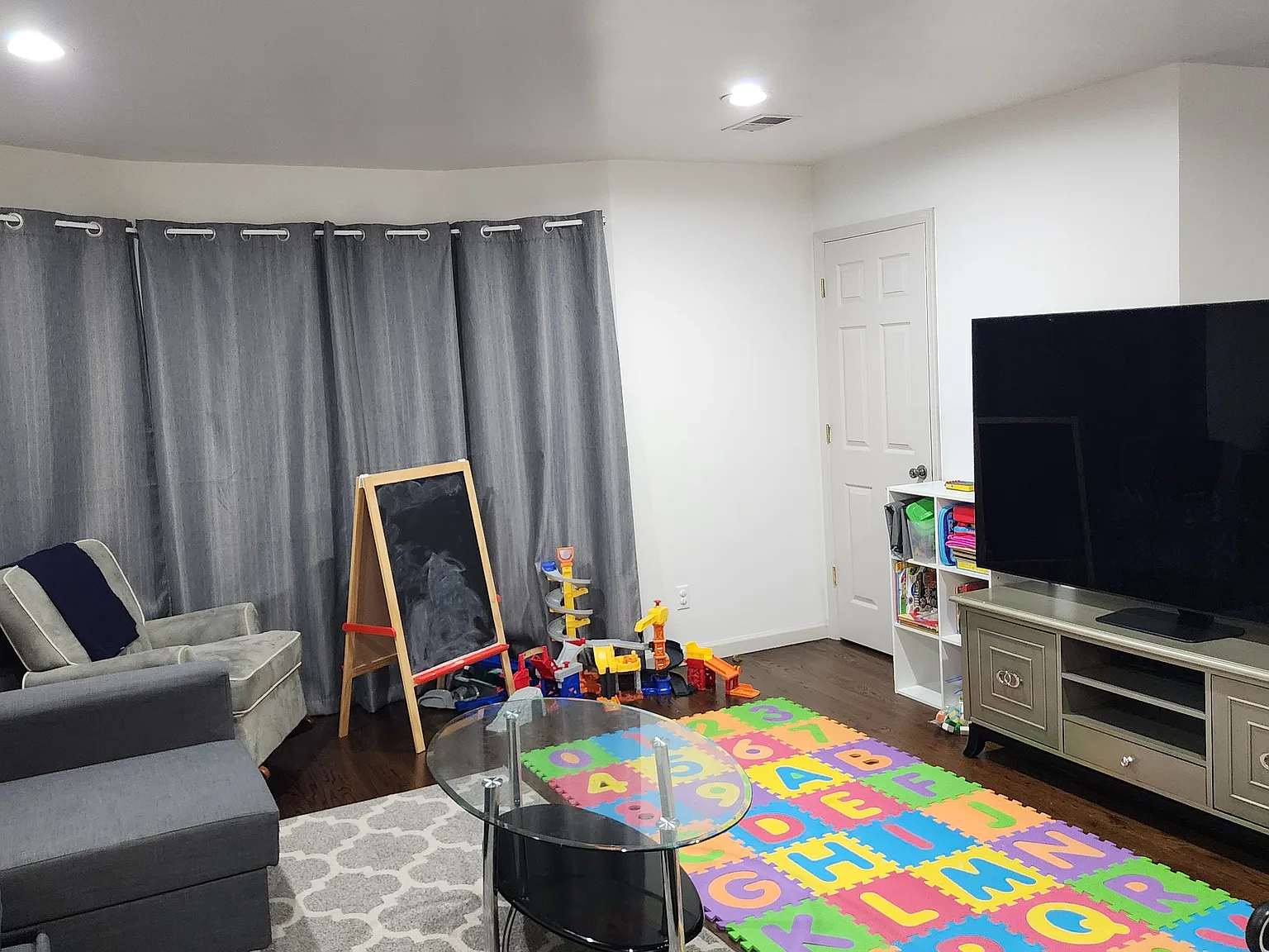 3 bed, 1500 sqft, $3,300 — Photo 3
