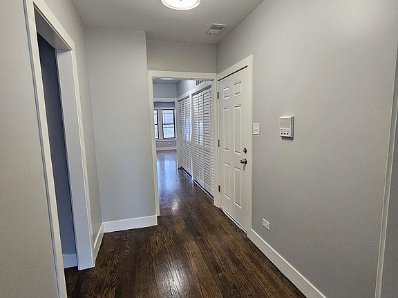 3rd image of 2642 W Pratt Ave #1