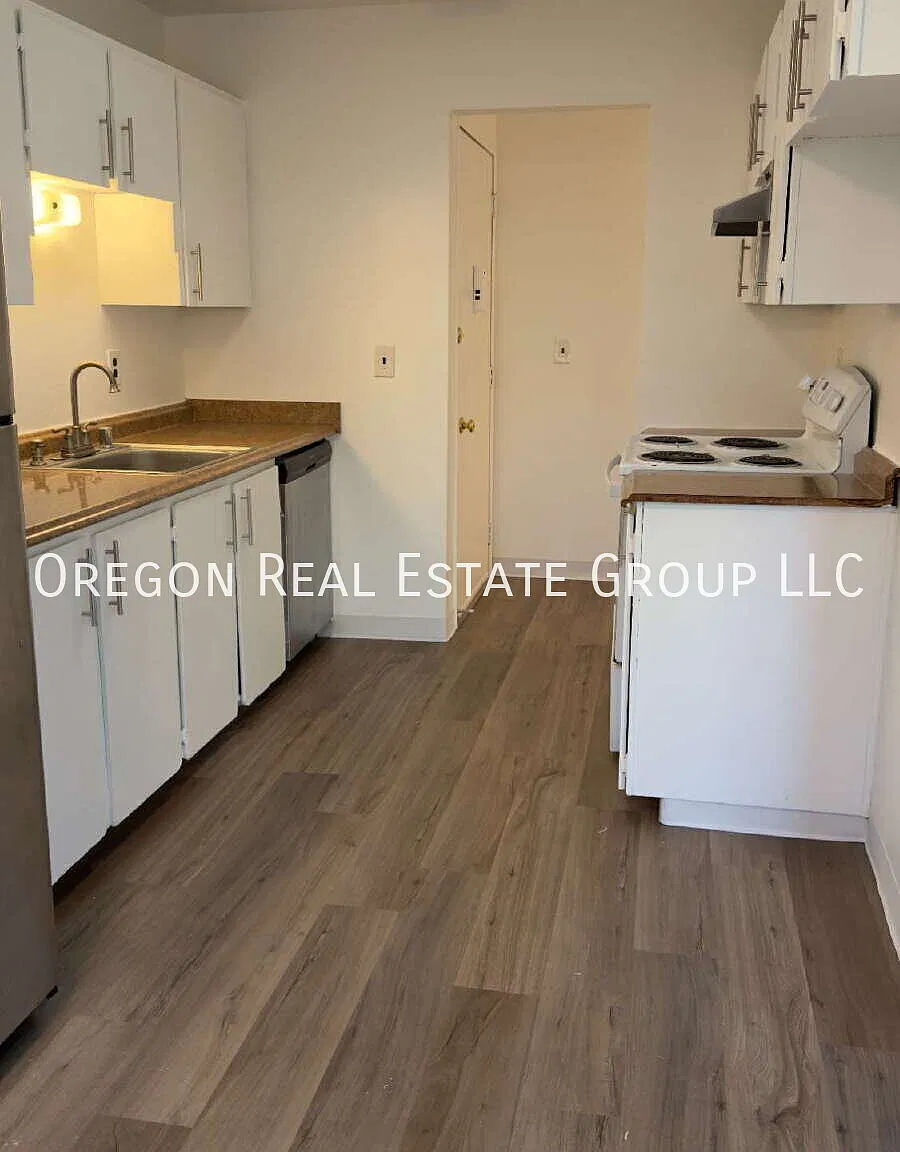 Cozy 2 Bedroom Apartment in Beaverton — Photo 2