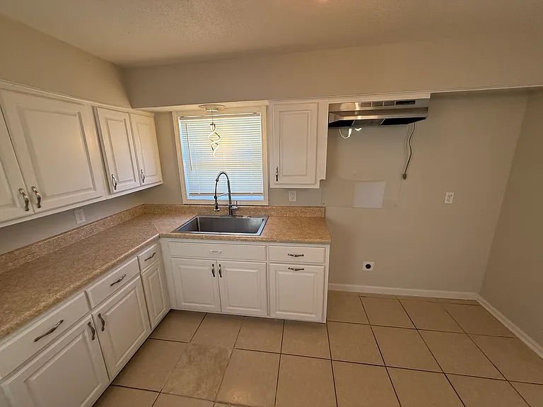 3310 William Tell Dr — Photo 4
