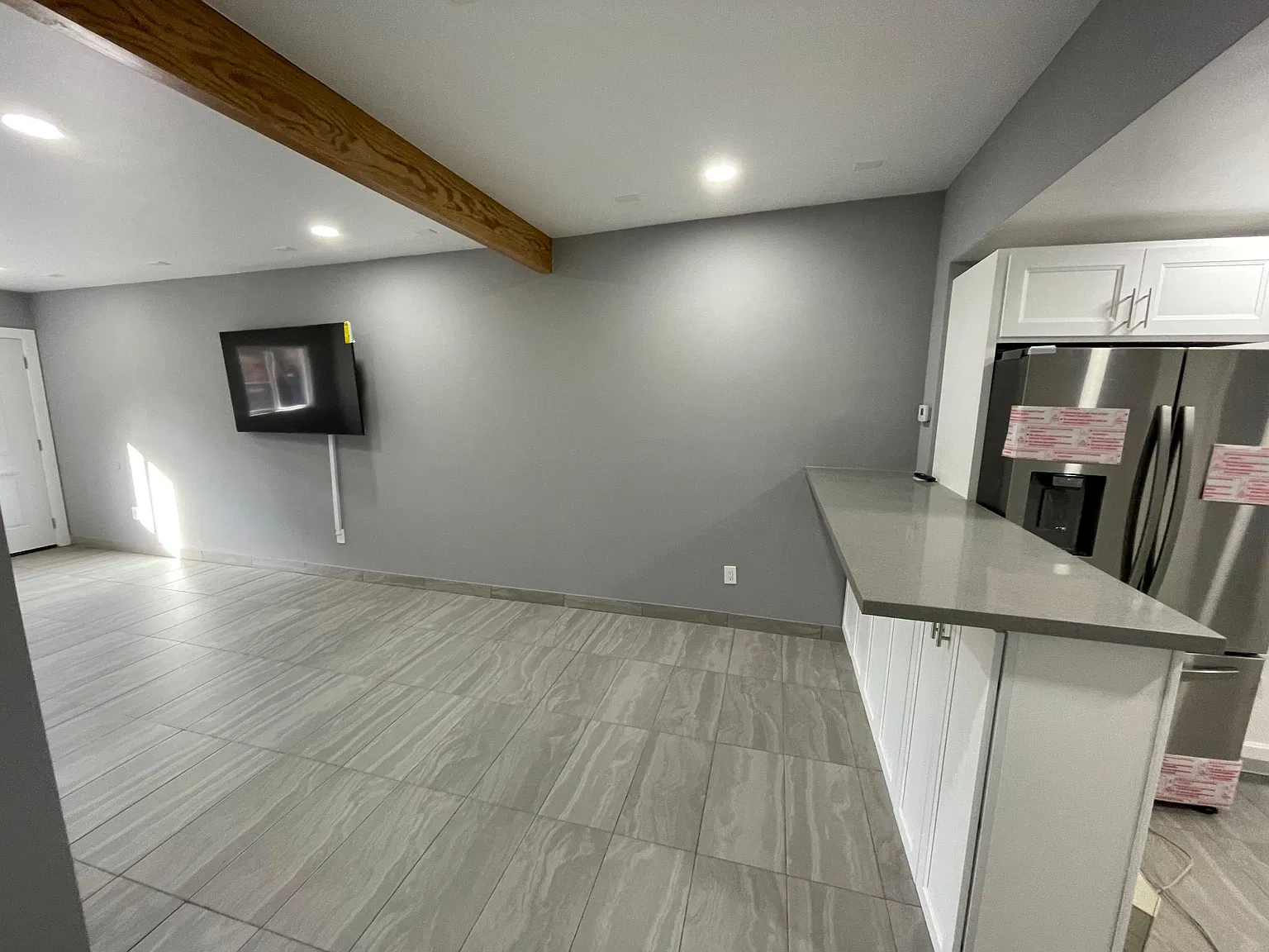 3 bed, 1100 sqft, $3,200 — Photo 3