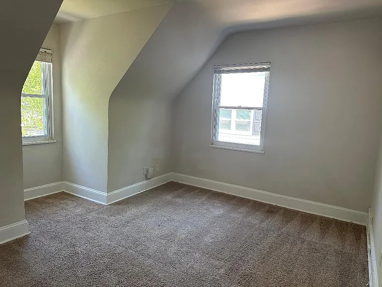 218 Granby Park #B — Photo 17