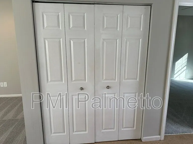 124 Fairview Park Dr — Photo 6