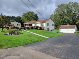 24 Roberts St, Endicott, NY 13760