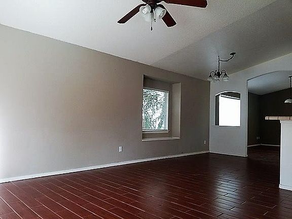 3rd image of 10949 Duster Dr