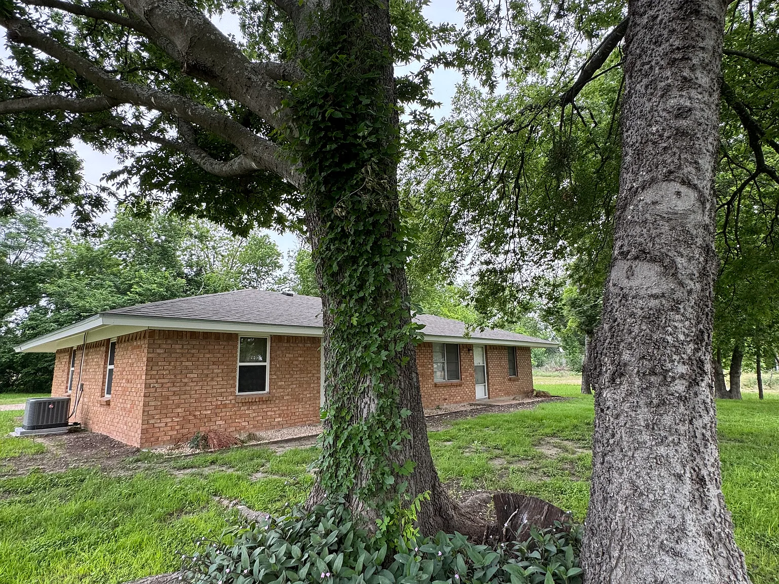 2 bed, 769 sqft, $1,195 — Photo 1
