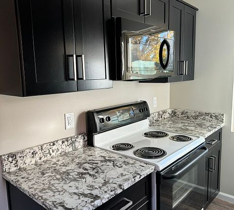 4th image of 3831 Kilbourne Ave #2