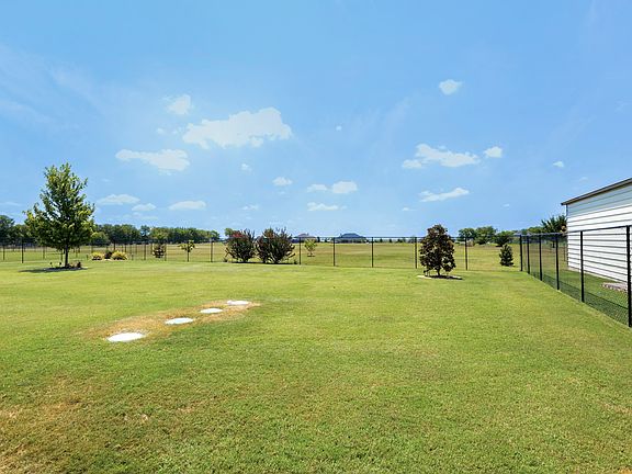 5th image of 4055 Hackberry Cir