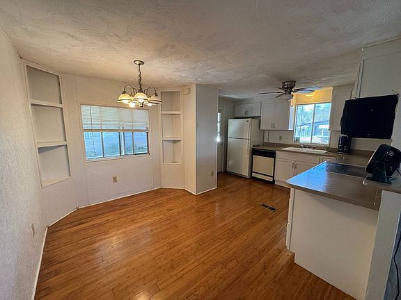 4th image of 10804 Jamaica Blvd