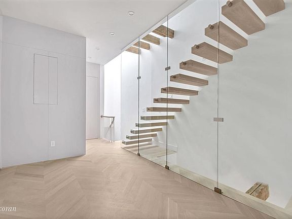 5th image of 277 Midwood St #2