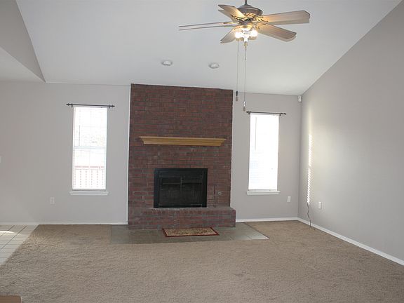 4th image of 2736 Jean St
