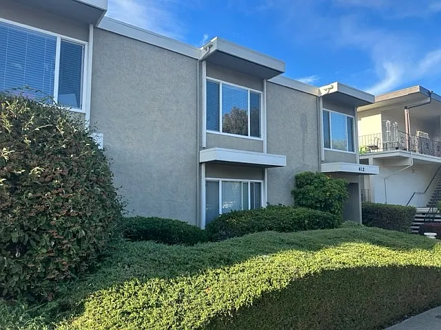 412 Richmond Dr #2 — Photo 3